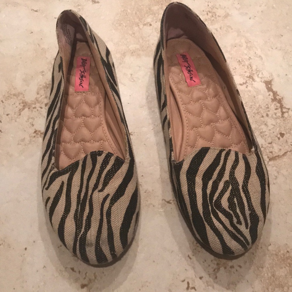 Betsy Johnson zebra flats size 9
